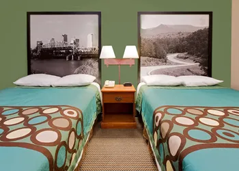 Super 8 by Wyndham Hazen hotel thumbnail 5