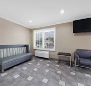 Econo Lodge Inn & Suites Escondido Downtown hotel detail image 3
