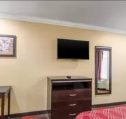 Econo Lodge Inn & Suites Escondido Downtown hotel detail image 5