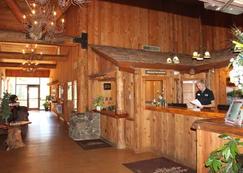 The Pines Resort hotel thumbnail 2