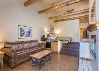 The Pines Resort hotel thumbnail 6