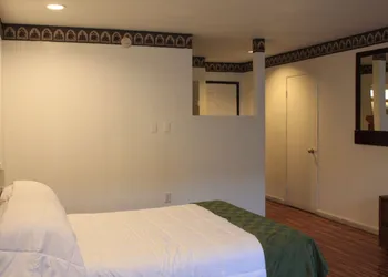 Menifee Inn hotel thumbnail 4