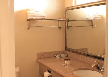 Menifee Inn hotel thumbnail 7