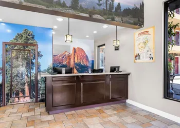 Best Western Plus Yosemite Way Station Motel hotel thumbnail 3
