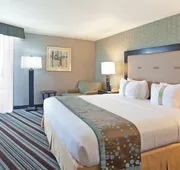Holiday Inn Long Beach Airport Hotel and Conference Center by IHG hotel detail image 3