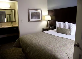 Sonesta ES Suites San Francisco Airport San Bruno hotel thumbnail 4