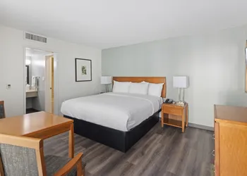 Vagabond Inn Glendale hotel thumbnail 4