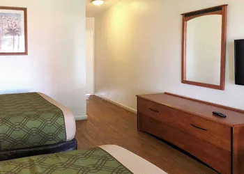 Garden Inn & Suites Oakland Airport hotel thumbnail 5