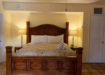 LaMaison Palm Springs hotel thumbnail 3