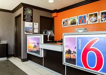 Motel 6 Modesto, CA - Downtown hotel thumbnail 3