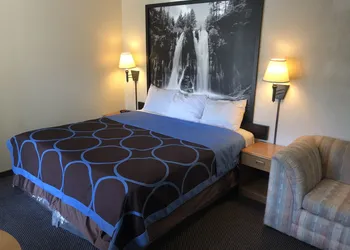 Super 8 by Wyndham Red Bluff hotel thumbnail 3