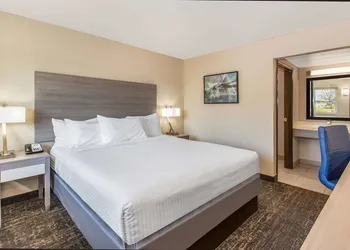 Days Inn by Wyndham Merced / Yosemite Area hotel thumbnail 3
