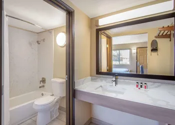 Days Inn by Wyndham Merced / Yosemite Area hotel thumbnail 6