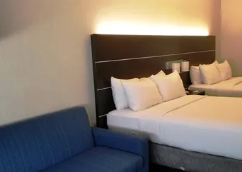 Holiday Inn Express Madera - Yosemite Park Area by IHG hotel thumbnail 2