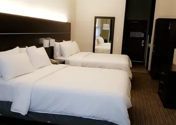 Holiday Inn Express Madera - Yosemite Park Area by IHG hotel thumbnail 3