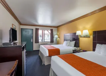 Howard Johnson by Wyndham Norco hotel thumbnail 6