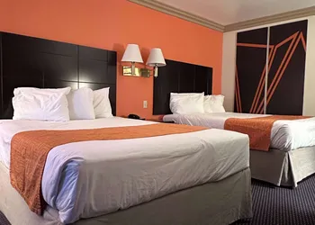 Howard Johnson by Wyndham Norco hotel thumbnail 8