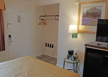 Redondo Inn and Suites hotel thumbnail 3