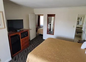 Redondo Inn and Suites hotel thumbnail 5