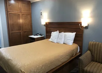 Redondo Inn and Suites hotel thumbnail 8