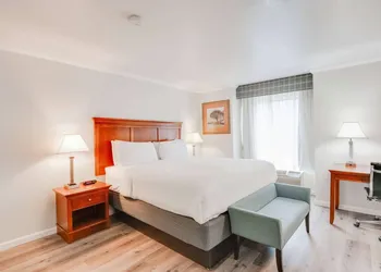 Ramada by Wyndham Mountain View hotel thumbnail 6