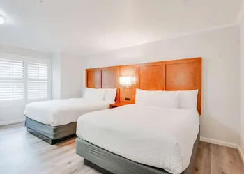 Ramada by Wyndham Mountain View hotel thumbnail 7