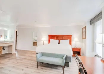 Ramada by Wyndham Mountain View hotel thumbnail 8