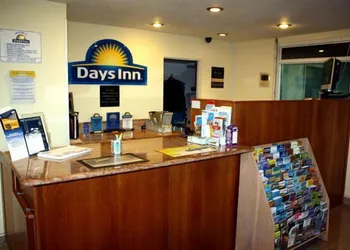 Days Inn by Wyndham Oceanside hotel thumbnail 4