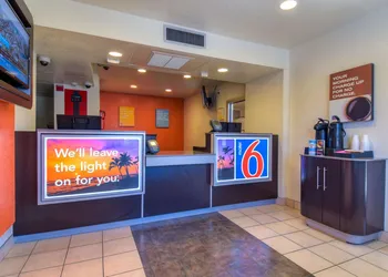 Motel 6 Riverside West - Jurupa Valley hotel thumbnail 2