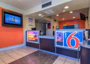 Motel 6 Riverside West - Jurupa Valley hotel thumbnail 3