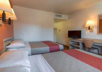 Motel 6 Riverside West - Jurupa Valley hotel thumbnail 4