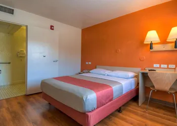Motel 6 Riverside West - Jurupa Valley hotel thumbnail 7