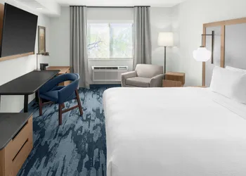 Fairfield Inn & Suites by Marriott San Francisco San Carlos hotel thumbnail 4