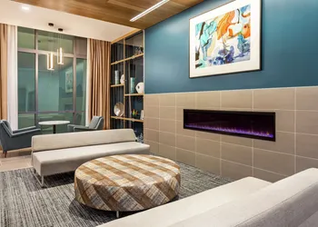 Hampton Inn & Suites San Mateo-San Francisco Airport hotel thumbnail 2