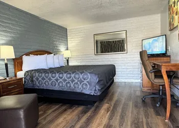 Hitching Post Studios Inn hotel thumbnail 7
