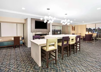 La Quinta Inn & Suites by Wyndham Denver Aurora Medical hotel thumbnail 2