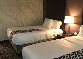 La Quinta Inn & Suites by Wyndham Denver Aurora Medical hotel thumbnail 5