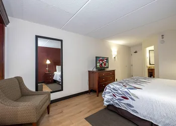 Red Roof Inn Meriden hotel thumbnail 5