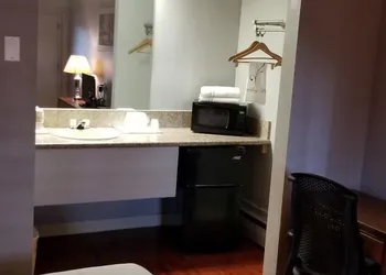 Santa Fe Inn Pueblo hotel thumbnail 2