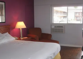 Santa Fe Inn Pueblo hotel thumbnail 8