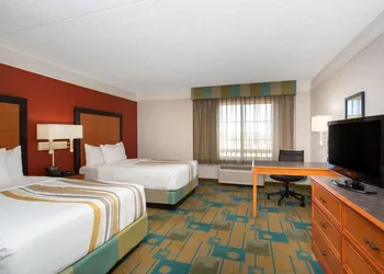 La Quinta Inn & Suites by Wyndham Denver Southwest Lakewood hotel thumbnail 7