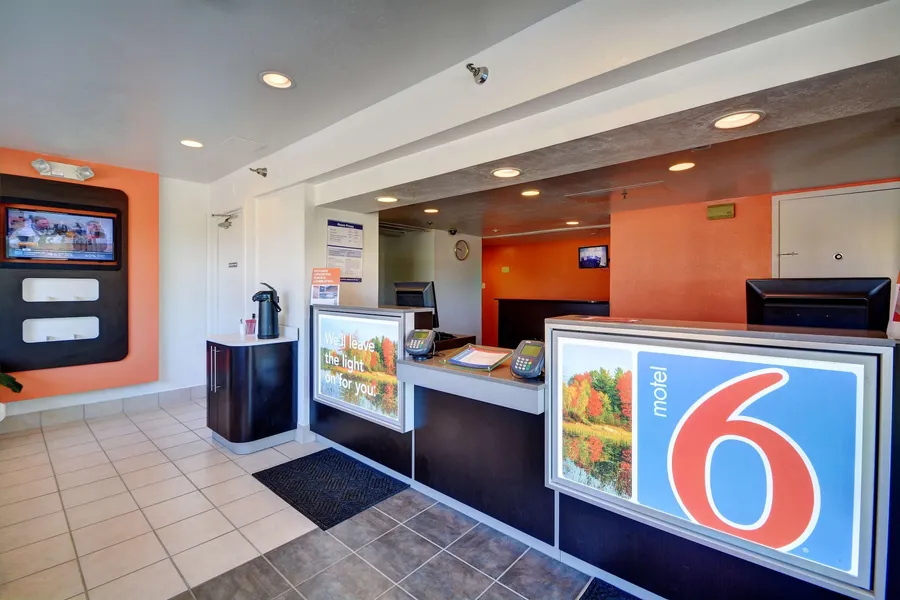 Motel 6 Windsor Locks, CT - Hartford hotel detail image 2
