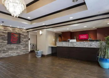 Red Roof Inn & Suites Dover Downtown hotel thumbnail 3