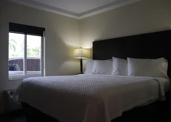 Curtis Inn & Suites hotel thumbnail 3