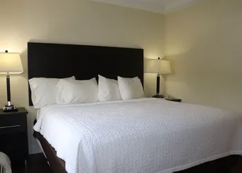 Curtis Inn & Suites hotel thumbnail 4
