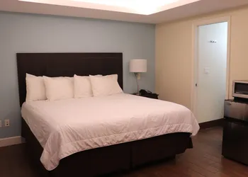 Curtis Inn & Suites hotel thumbnail 5