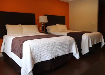 Curtis Inn & Suites hotel thumbnail 6