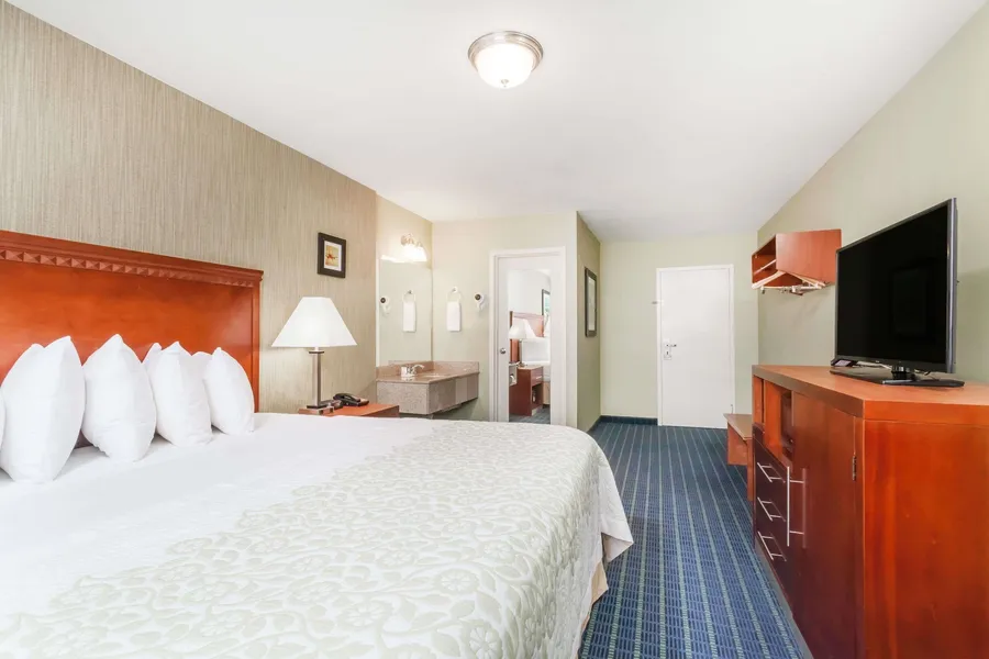 Days Inn by Wyndham Windsor Locks / Bradley Intl Airport hotel detail image 6