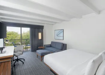 Courtyard Fort Lauderdale East/Lauderdale-by-the-Sea hotel thumbnail 6