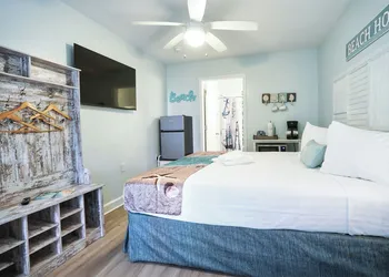 The Lighthouse Resort Inn & Suites hotel thumbnail 7